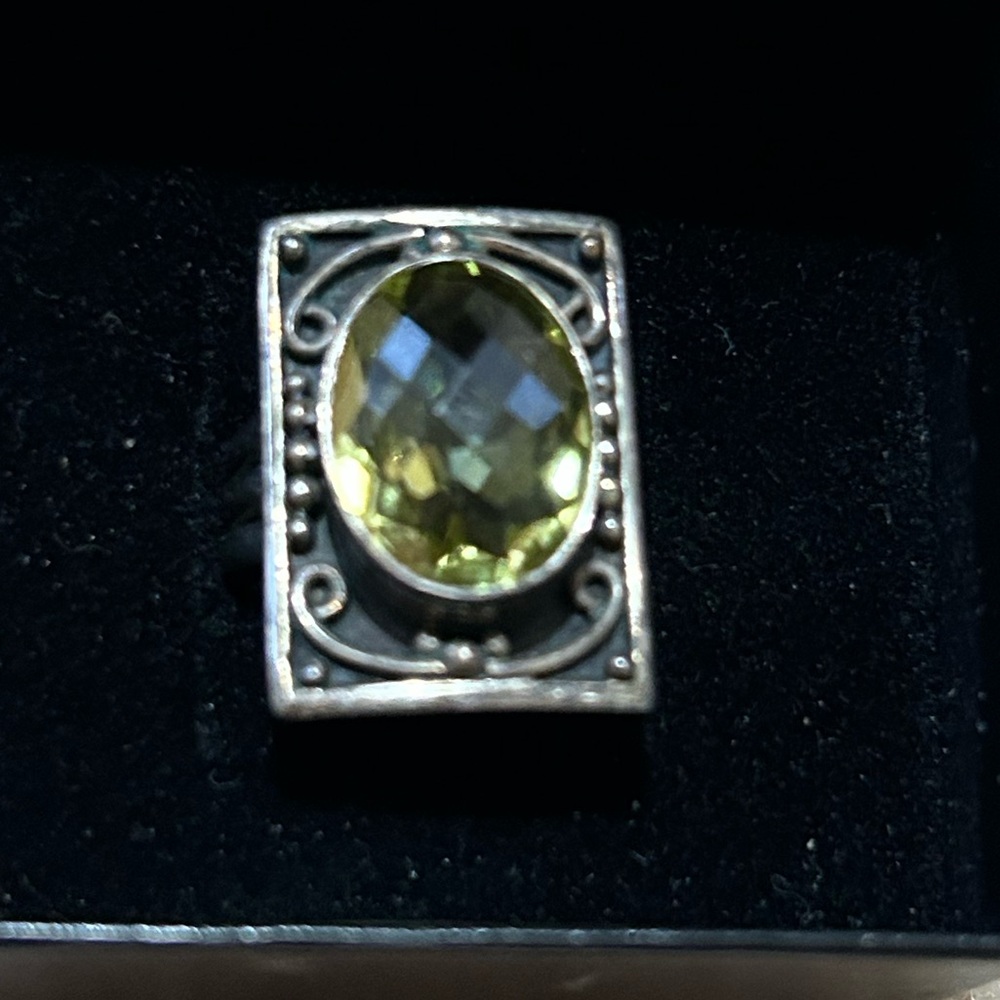 Elegant Sterling Silver and Lemon Quartz Ring
